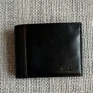 Guess Men’s Trifold Wallet